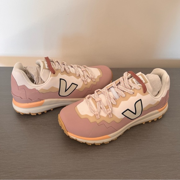 Veja Fitz Roy Trek Shell Sneakers in Gravel Pierre - Picture 4 of 10